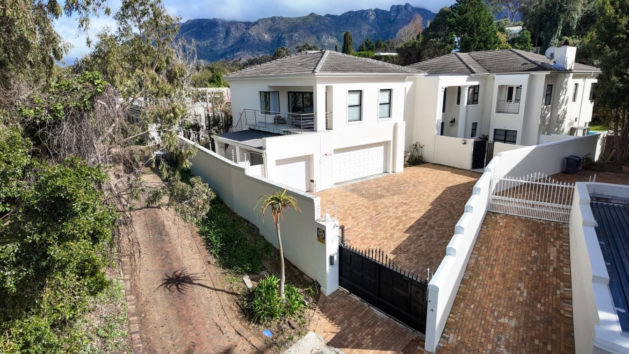 2 Bedroom Property for Sale in Bishopscourt Western Cape